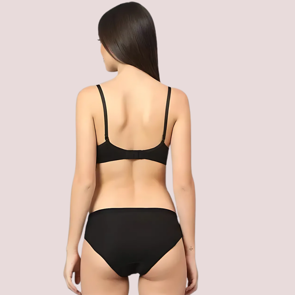 Woman wearing a black bikini Back side 